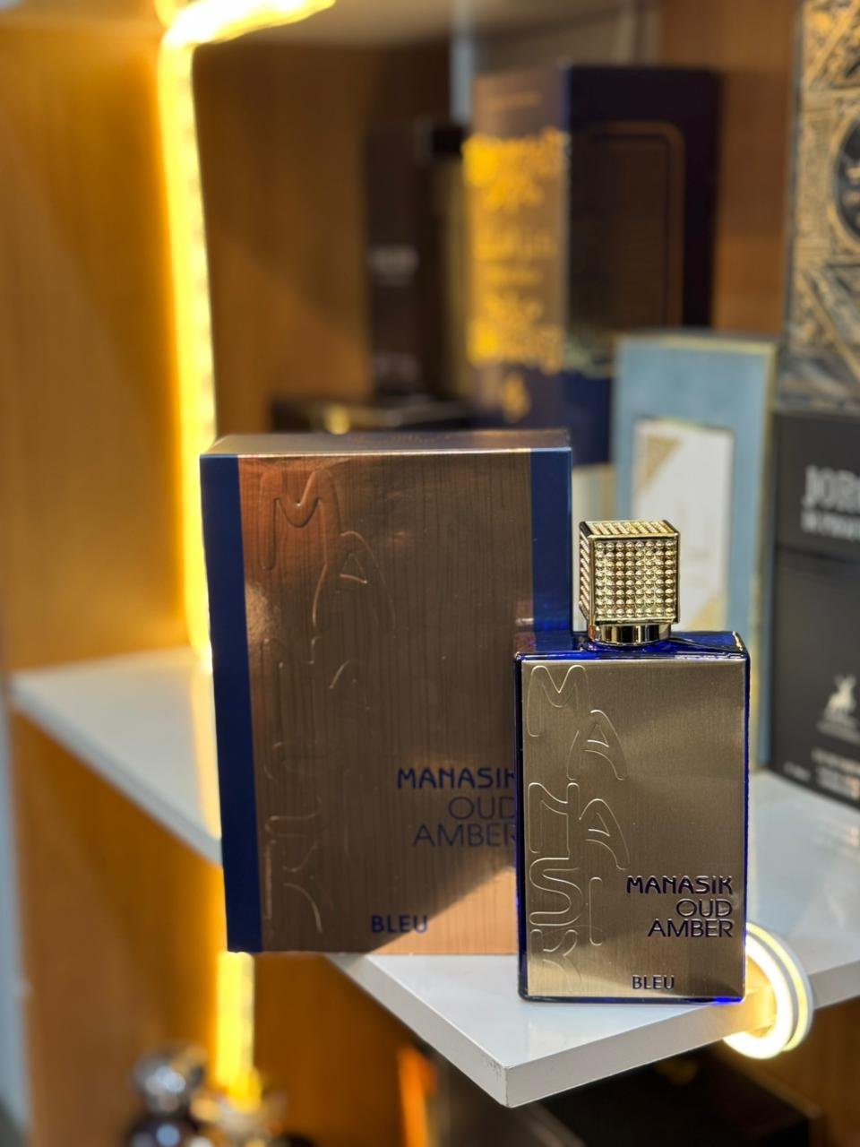 Manasik Oud Amber Bleu Eau de Parfum Compartilhável – 100ml