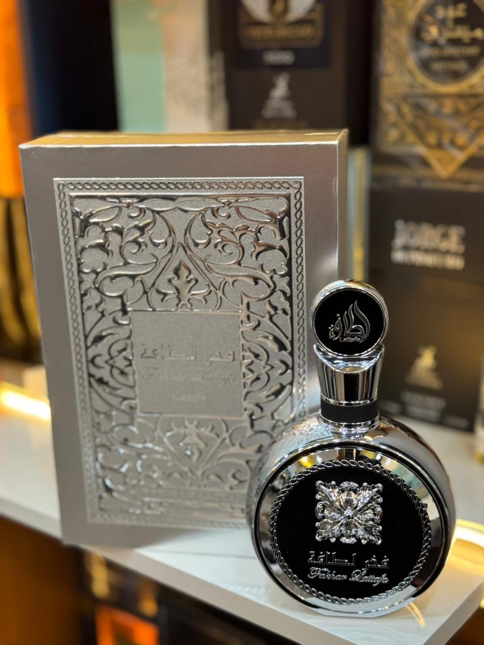 Fakhar Lattafa Platinum Eau de Parfum Compartilhável – 100ml